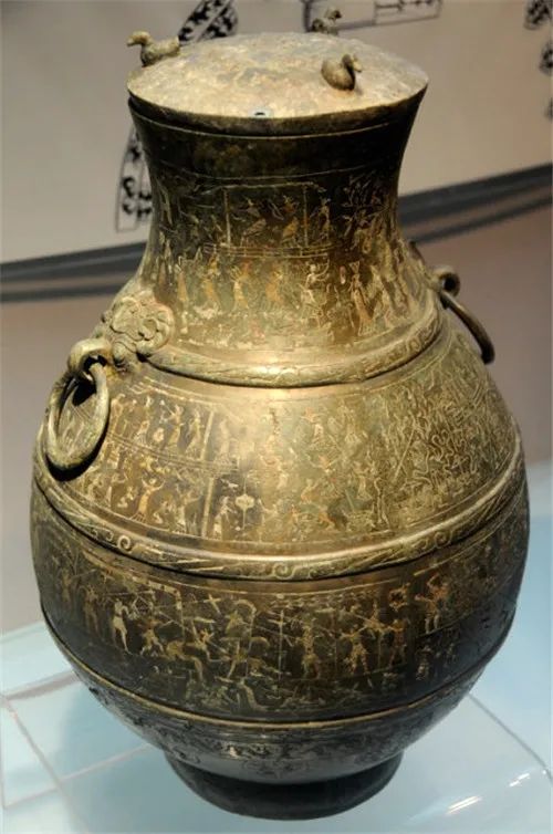 战国嵌错宴乐水陆攻战图铜壶,1965年四川省成都市百花潭中学出土