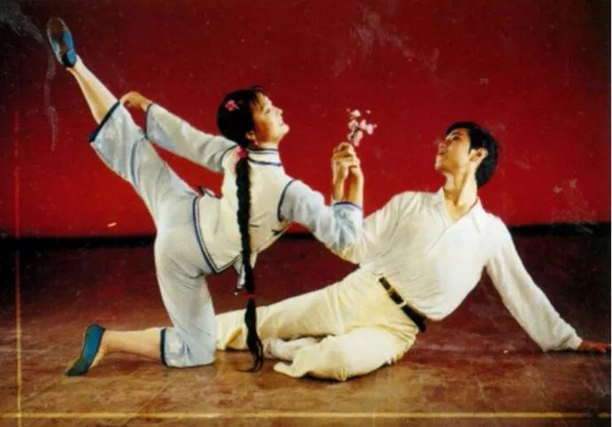 《鸣凤之死》剧照(图片来自网络)