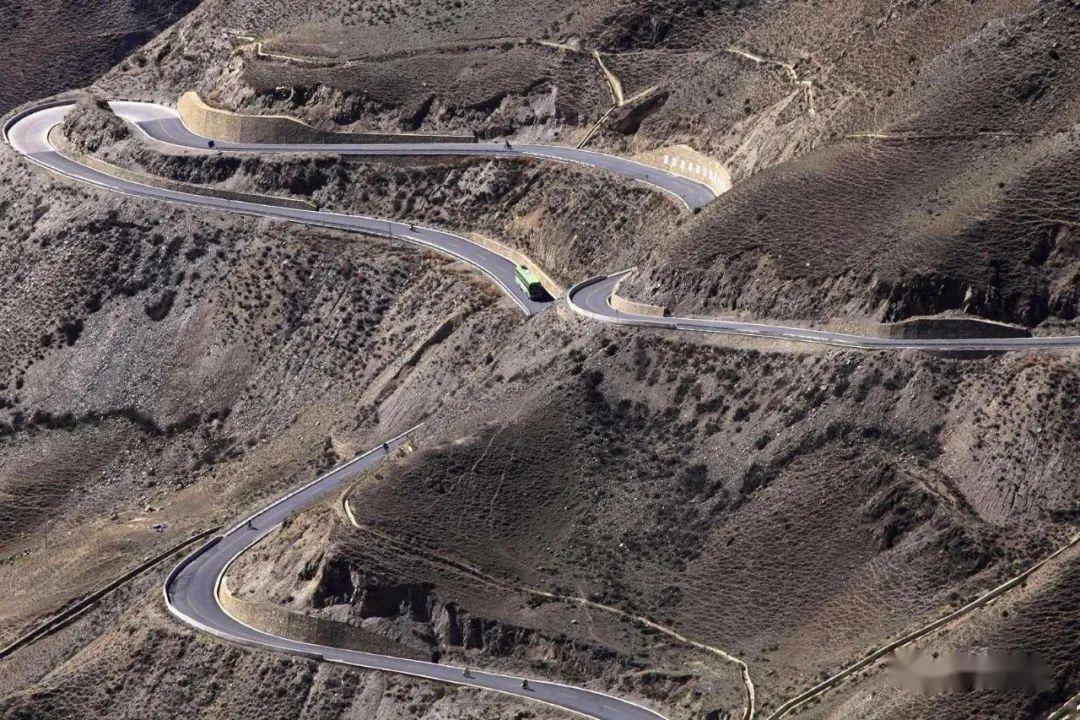 曲折崎岖的川藏路