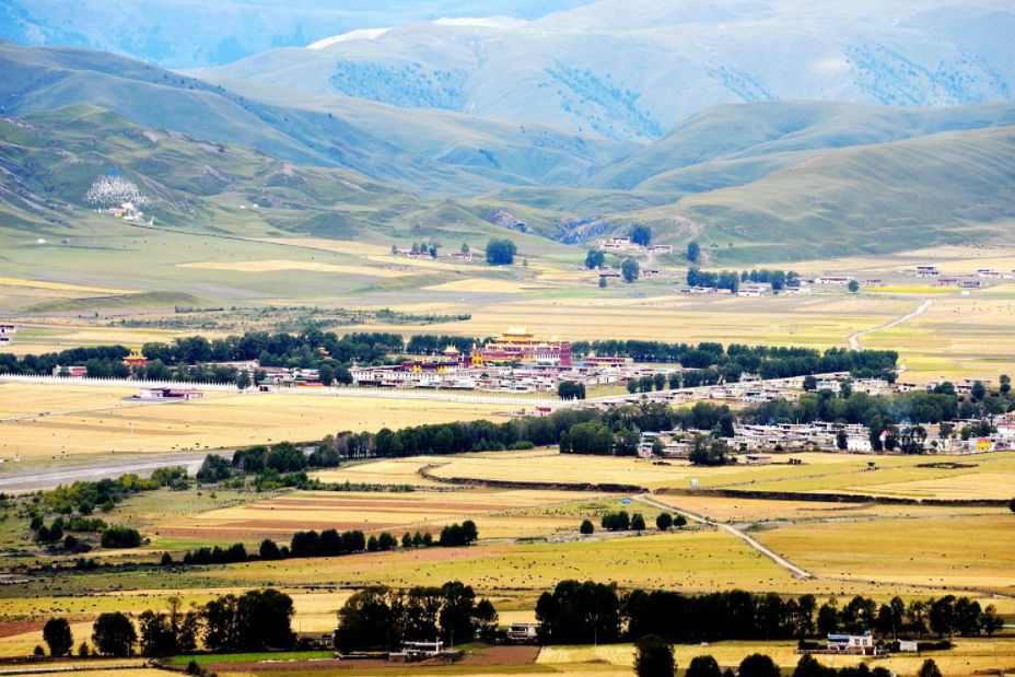 四川省文化旅游特色小镇:道孚县八美镇