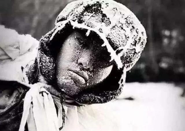 【纪念抗美援朝出国作战70周年】《冰血长津湖》:志愿军战士用血肉之