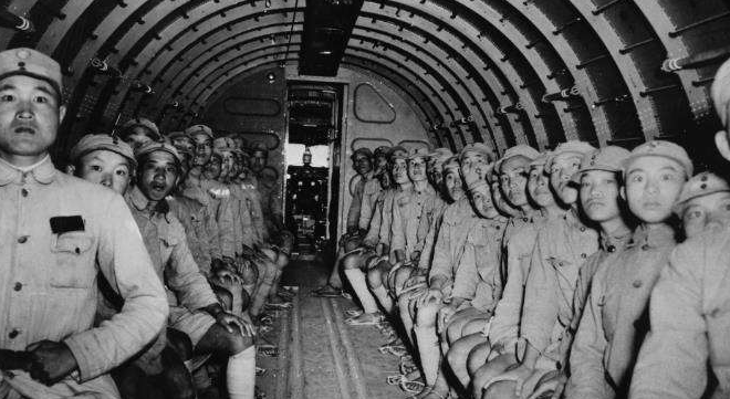 这时,我们才正式编入新六军(廖耀湘任军长),十四师教导营全部发了枪械