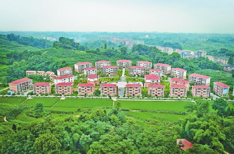 大竹县月华镇九银村易地扶贫搬迁安置点. 王晓林摄