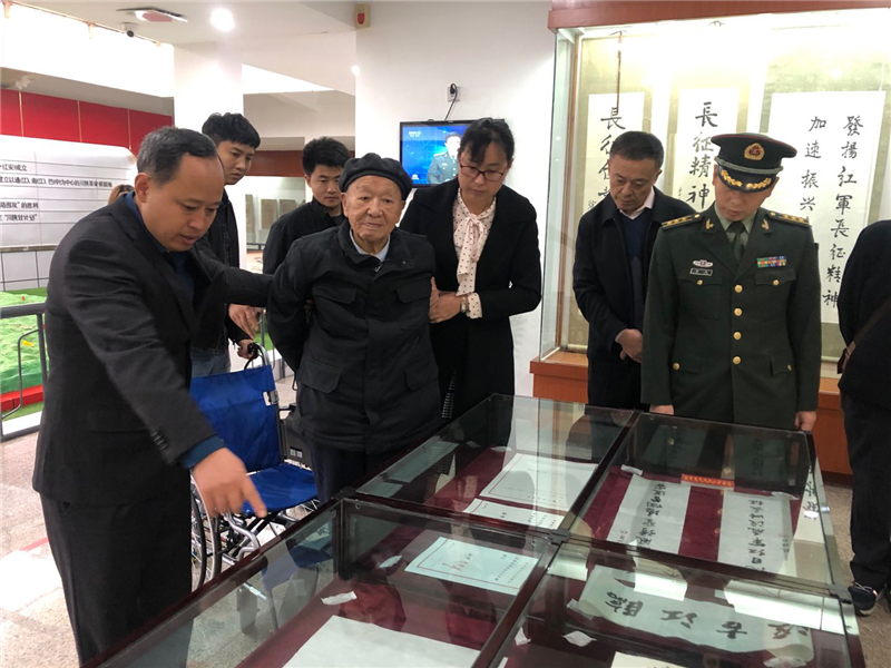 中国人民解放军总参谋部三部原副部长胡正先考察苍溪红色革命遗址