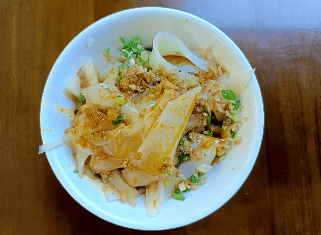 美食南充卢凉粉最抚你我心郑学超