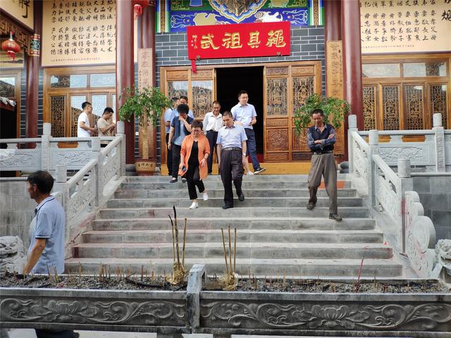 省州两级地方志调研组到会东县调研指导工作