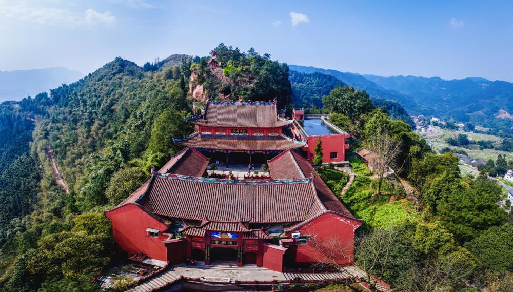 高县胜天红岩山流米寺（摄影  胡泽云）