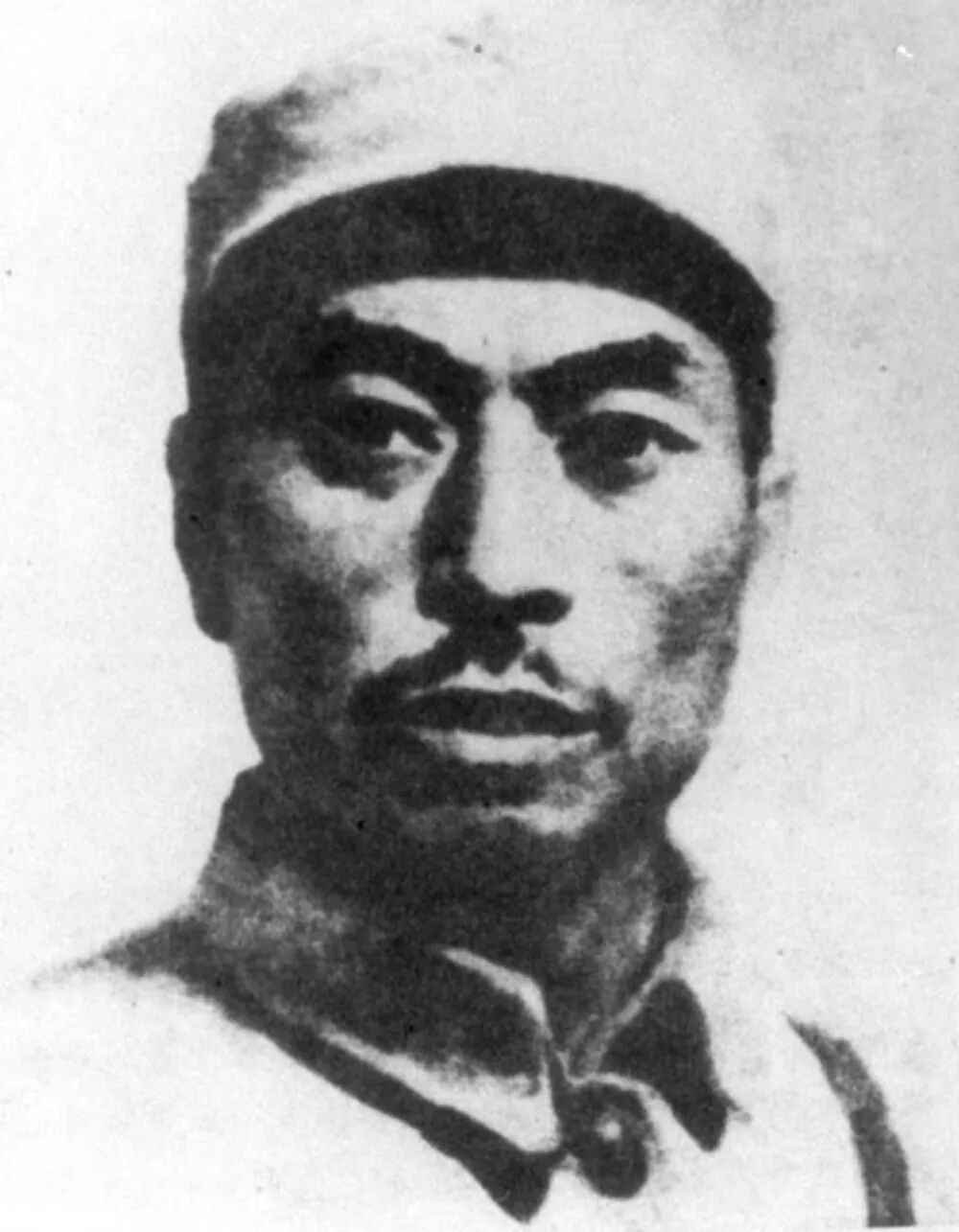 杨靖宇像(资料照片)。新华社发