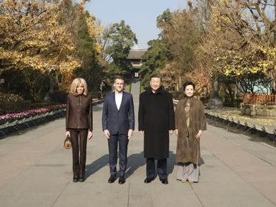 【时政】新华图讯丨习近平同法国总统马克龙在成都非正式会晤