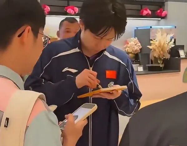 【时政】千万不要这样写名字！冲上热搜