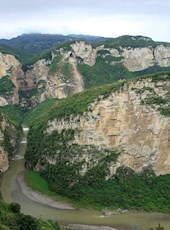  陈浩平 摄影《鸡鸣三省大峡谷》