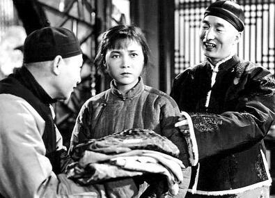 翻身人看翻身戏 新歌剧唱新中国——《白毛女》的辉煌与传奇 翻身人看翻身戏 新歌剧唱新中国——《白毛女》的辉煌与传奇