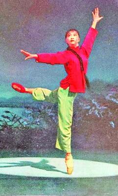 翻身人看翻身戏 新歌剧唱新中国——《白毛女》的辉煌与传奇 翻身人看翻身戏 新歌剧唱新中国——《白毛女》的辉煌与传奇