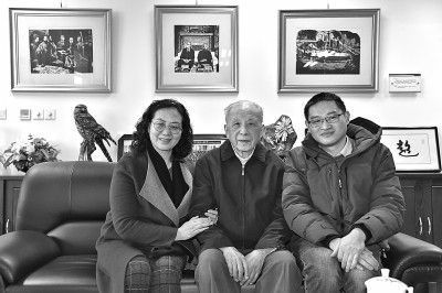 章开沅:史学浩海的远航者 桂子山上的传灯人 章开沅:史学浩海的远航者 桂子山上的传灯人