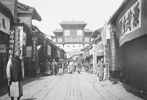 1909年4月，成都东大街。.png