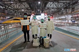 成都动车段24小时不间断对动车组进行全面消毒