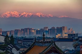 在成都遥望雪山：多点位拍摄幺妹峰、贡嘎雪山，壮美无限！